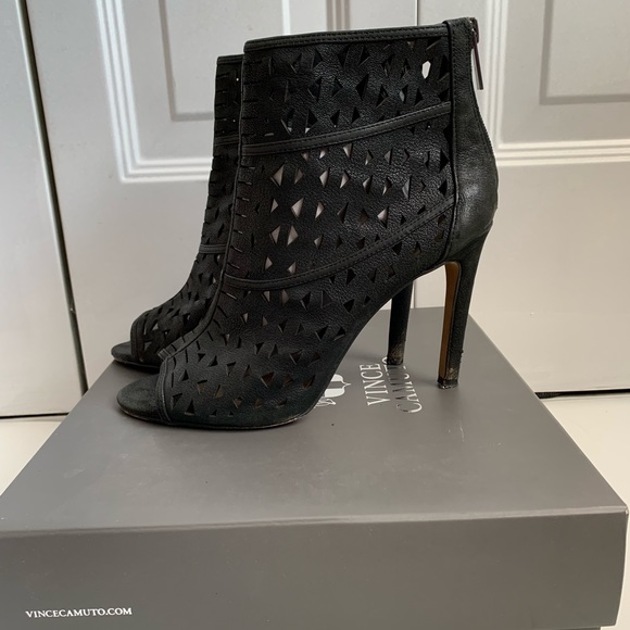 Cutout peekaboo heels - Picture 2 of 5